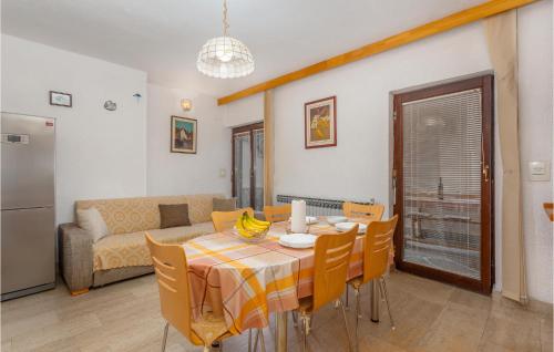 кухня, 3 Bedroom Stunning Home In Omisalj in Омішаль