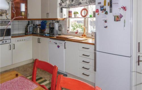 ห้องครัว, Lovely Home In Spanga With Kitchen in สโปงงา