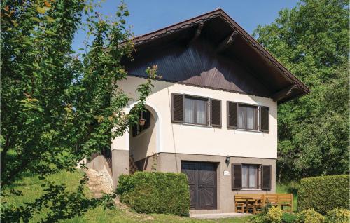 Awesome Home In Moschendorf With Lake View