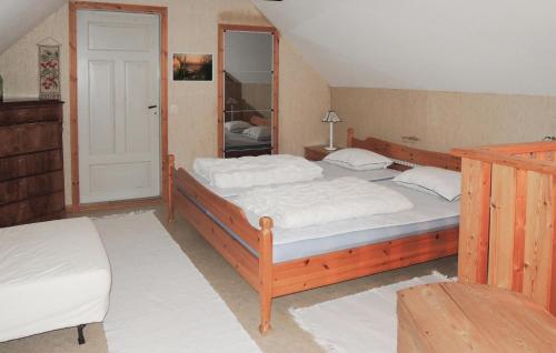2 Bedroom Lovely Home In Knred