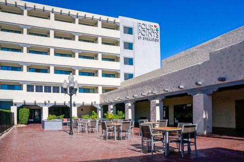 Four Points by Sheraton Phoenix South Mountain – Phoenix, AZ