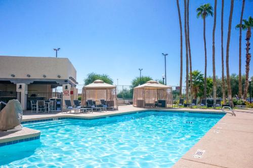 Four Points by Sheraton Phoenix South Mountain – Phoenix, AZ