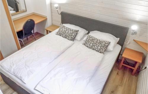 Three-Bedroom Holiday home with Lake View in Kirchheim/Hessen - main image