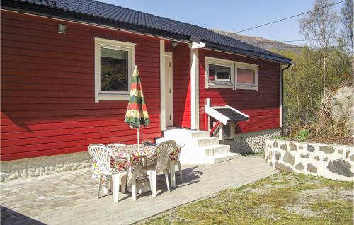 Gorgeous Home In Dalsøyra With Kitchen Gorgeous Home In Dalsøyra With Kitchen