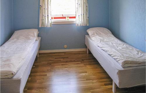 Gorgeous Home In Dalsøyra With Kitchen Gorgeous Home In Dalsøyra With Kitchen