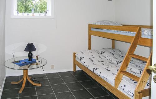 Gorgeous Home In Dalsøyra With Kitchen Gorgeous Home In Dalsøyra With Kitchen