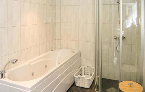 Gorgeous Home In Dalsøyra With Kitchen Gorgeous Home In Dalsøyra With Kitchen