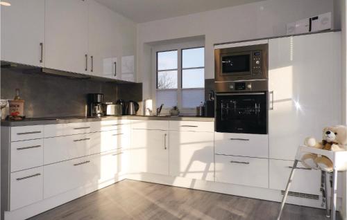 Kitchen, Amazing Apartment In Klanxbll With 2 Bedrooms, Wifi And Sauna in Klanxbull