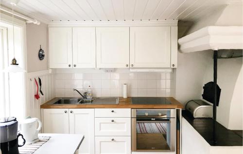 Kitchen, Two-Bedroom Holiday Home In Vimmerby in Vimmerby