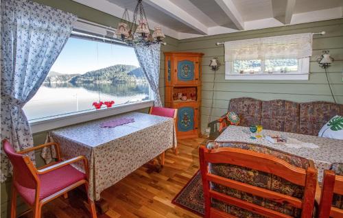 Holiday Home Vagstranda Hjelvik Ii in 伏史特蘭達