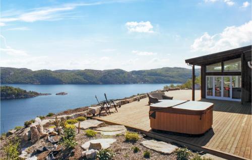 Four-Bedroom Holiday Home