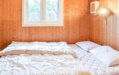 Amazing Home In Eikelandsosen With Sauna