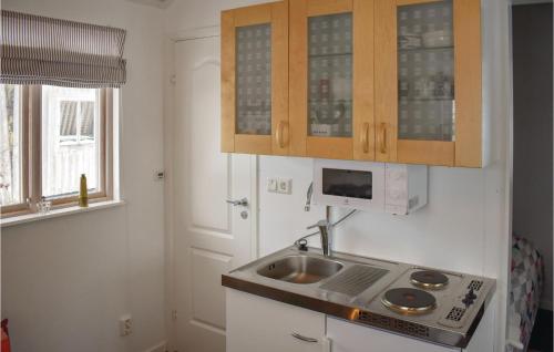 Kjøkken, Stunning Home In Vrng With 1 Bedrooms And Wifi in Varberg