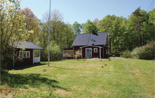 . Stunning Home In Olofstrm With 3 Bedrooms, Sauna And Wifi