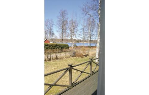 Skats, Lovely Home In Ljungby With Kitchen in Holminge