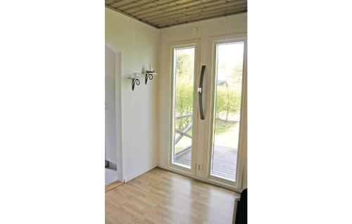 Viesnīcas āriene, Lovely Home In Ljungby With Kitchen in Holminge