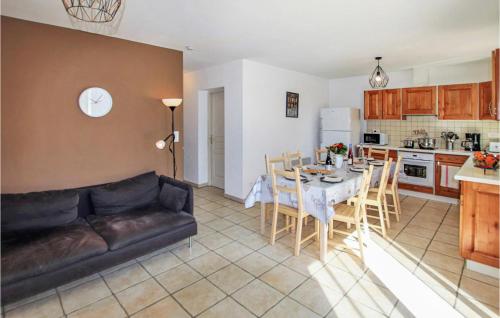 Beautiful Home In Rochefort Du Gard With Kitchen