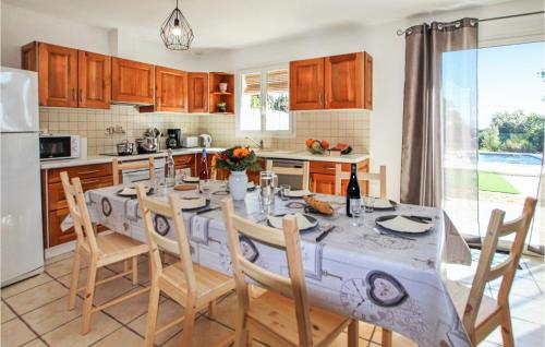 Beautiful Home In Rochefort Du Gard With Kitchen