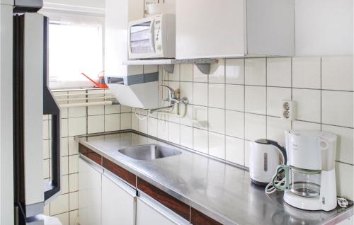 Kitchen, Huisje Zand En Water in Doctor Wiardi Beckmanlaan