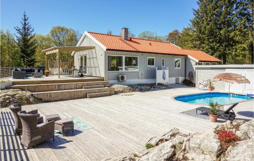 Nice Home In Frresfjorden With 4 Bedrooms, Wifi And Outdoor Swimming Pool - Sørvåg