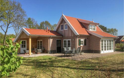 Stunning Home In Hoge Hexel With 3 Bedrooms And Wifi