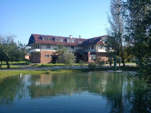 Grante Motel, Pension in Esztergom bei Tát