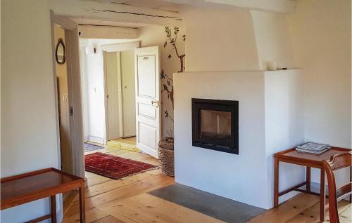 2 Bedroom Beautiful Home In Mantorp in Mantorp
