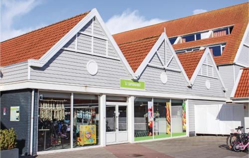 ทัศนียภาพภายนอกโรงแรม, 3 Bedroom Beautiful Home In Bruinisse in รีครีเอทีเคอบิด