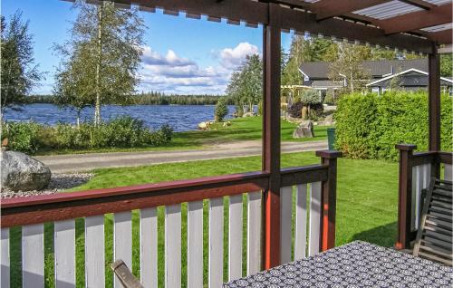 Skats, Nice Home In Ljungby With Wifi in Holminge