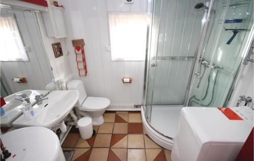 Baño, Awesome home in Sjusjen with 5 Bedrooms and WiFi in Sjusjoen