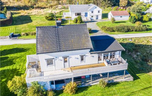 . Beautiful Home In Fjørtoft With Sauna