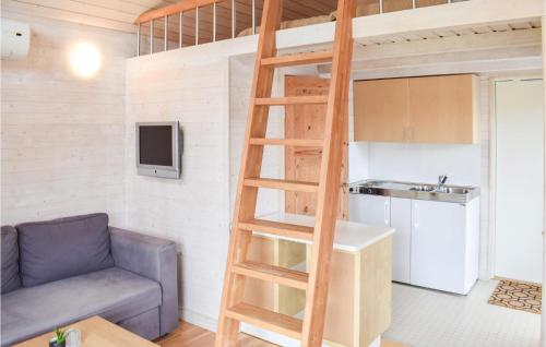 Cozy Home In Hagby With Kitchen in Kalmar City Center