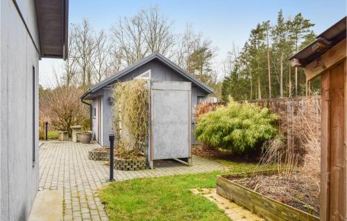Exterior view, Cozy Home In Hagby With Kitchen in Kalmar City Center