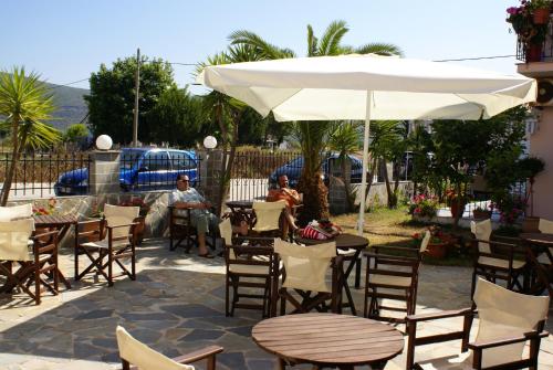 Garden, Andrianna Apartments in Ammoudia