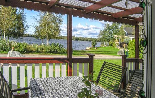Skats, Nice Home In Ljungby With Wifi in Holminge