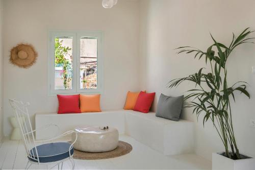 Bohemian Nest - Cheerful 2-Bedroom Villa with pool