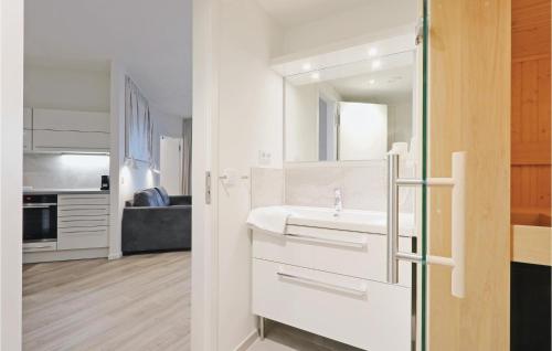 Lovely Apartment In Lubeck Travemunde 55m von Am Leuchtenfeld entfernt