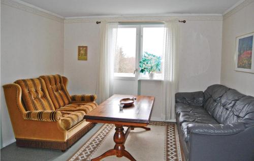 Stunning Home In Ostra Frolunda in Angasjo