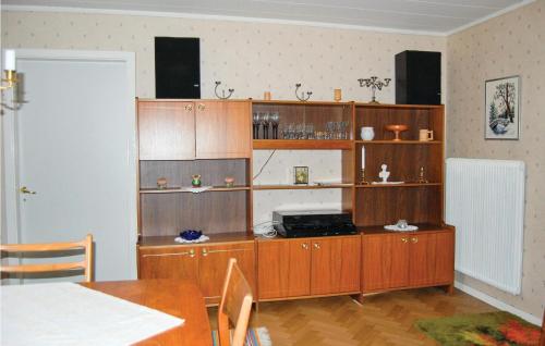 virtuve, Stunning Home In Ostra Frolunda in Angasjo