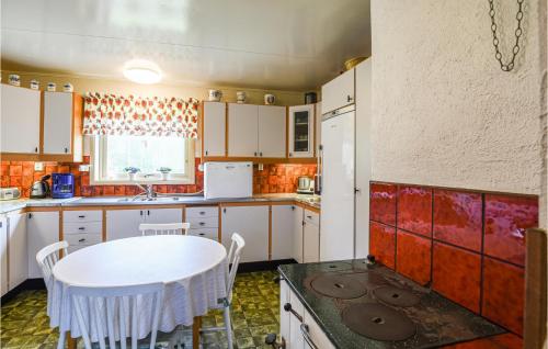 Konyha, Cozy Home In Vänersborg With Wifi (Cozy Home In Vanersborg With Wifi) in Vanersborg
