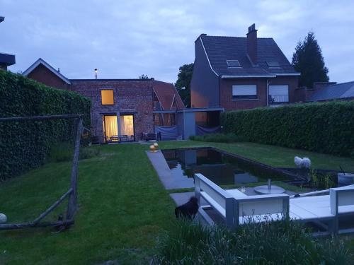 Gezellige moderne woning met zwemvijver