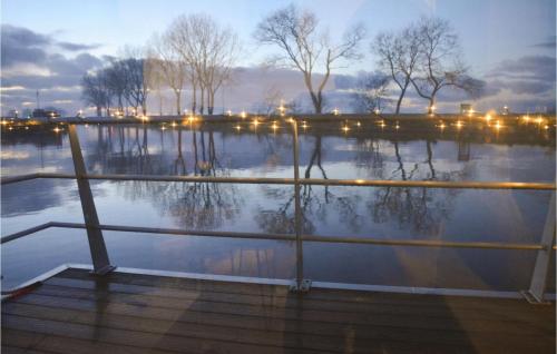 Houseboat Escapade - image 10