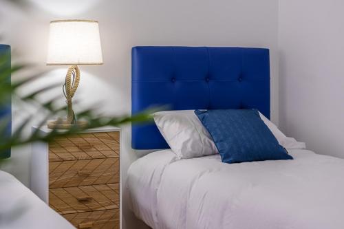 Soho & Sea Views -Parking - image 3