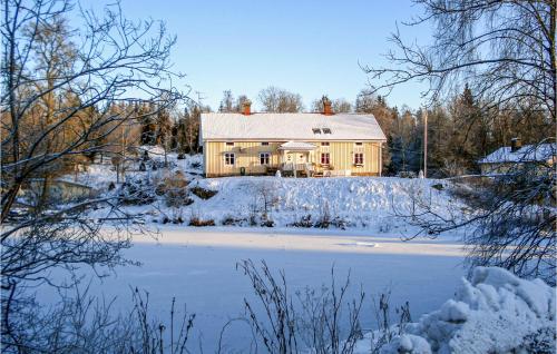 Cozy Home In Marieholms Bruk With Kitchen