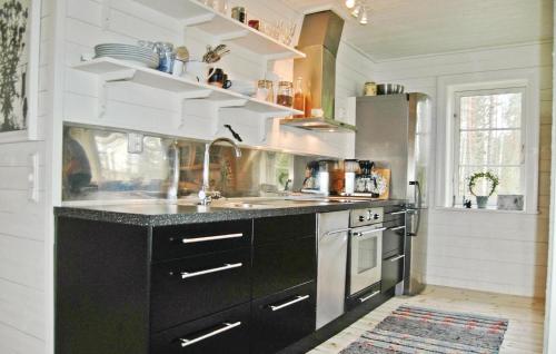 virtuve, Cozy Home In Karlstad With Wifi in Killstad