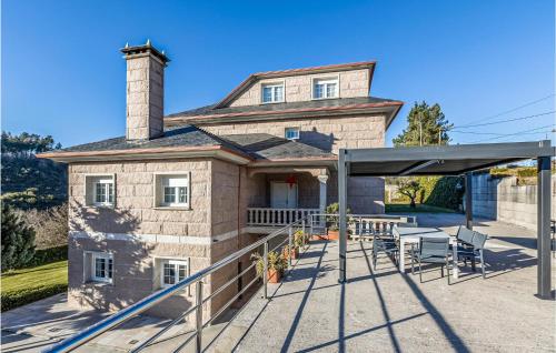 Amazing home in Los Mazos with 5 Bedrooms gîte à louer Balsa