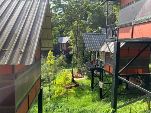 Erkély/terasz, Santhi Hill View Resort in Aadit
