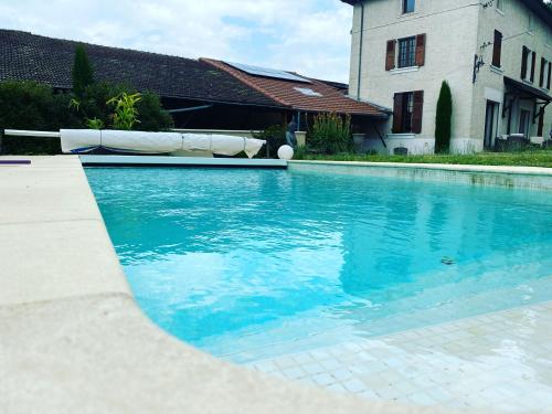 Úszómedence, Les Berouds in Chanas