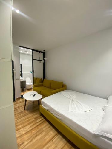 Luxury Apartment in Blloku area, Tirana (photo 9)