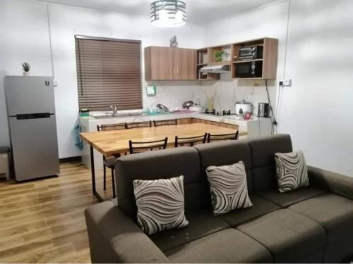 Lolo Residence